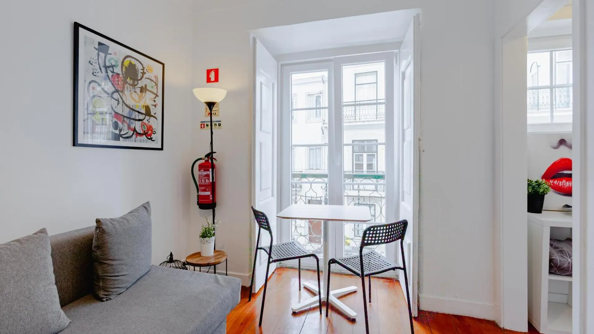 Visit Lisbon 4Fun - Anjos Apartment