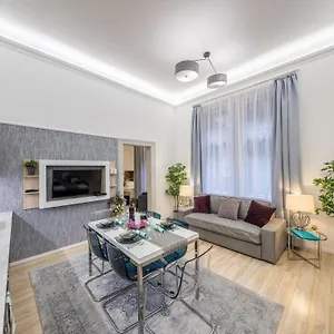 dfive-molnar-apartment.inbudapesthotels.com/